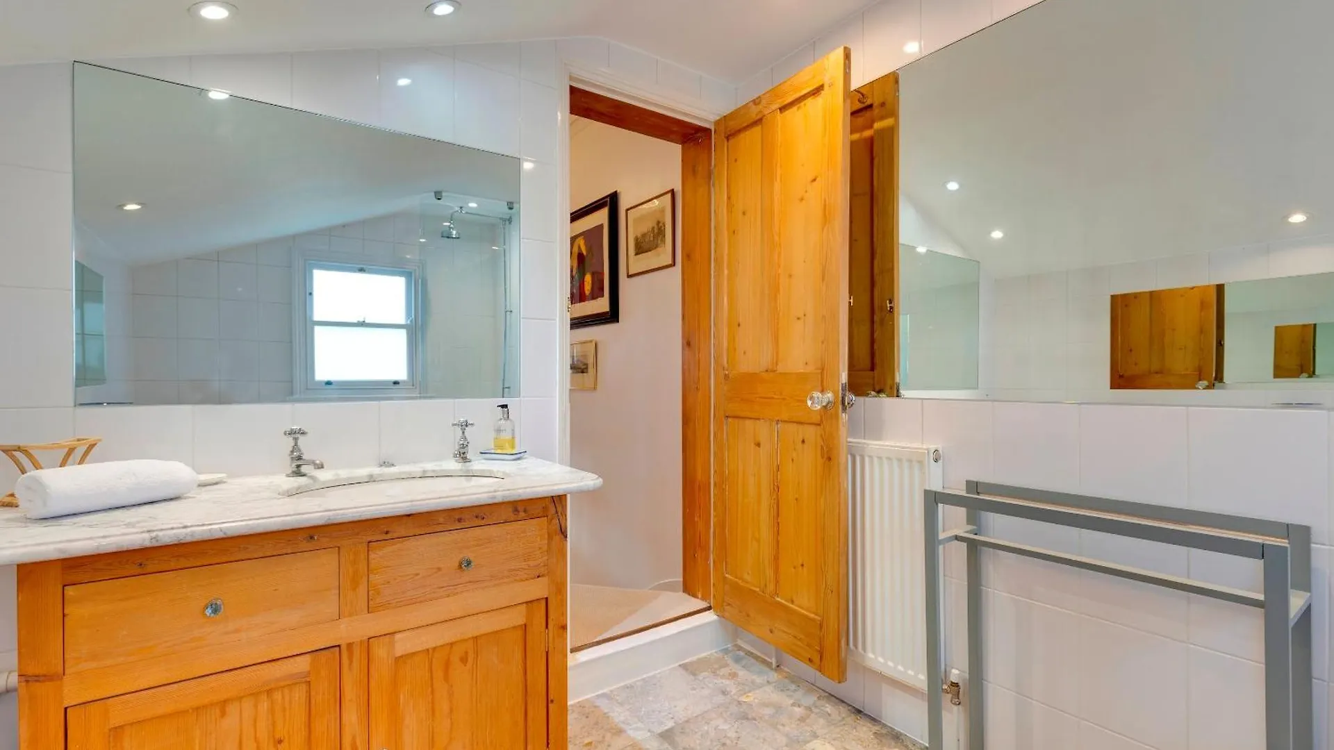Pass The Keys Charming Cottage In The City Centre Free Parking Cambridge
