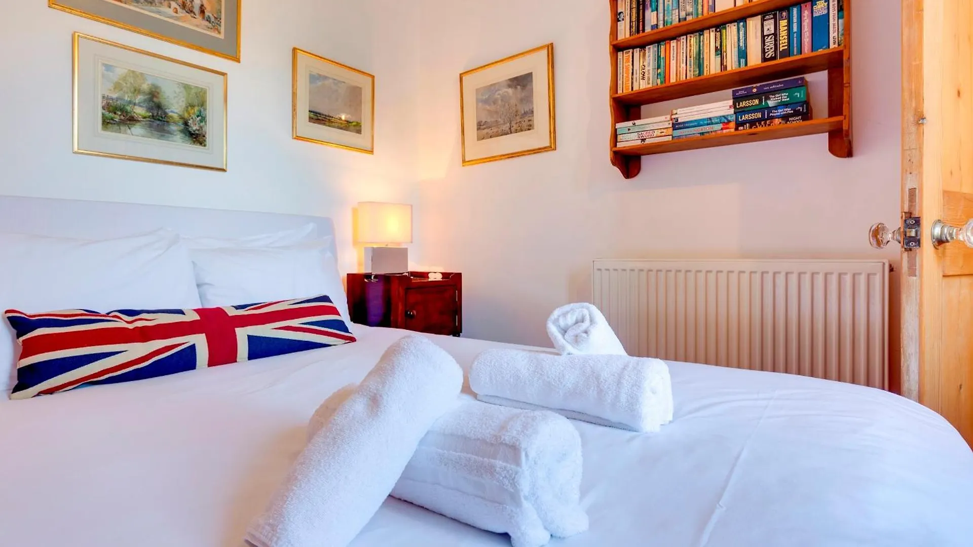 Pass The Keys Charming Cottage In The City Centre Free Parking Cambridge Casa de Férias